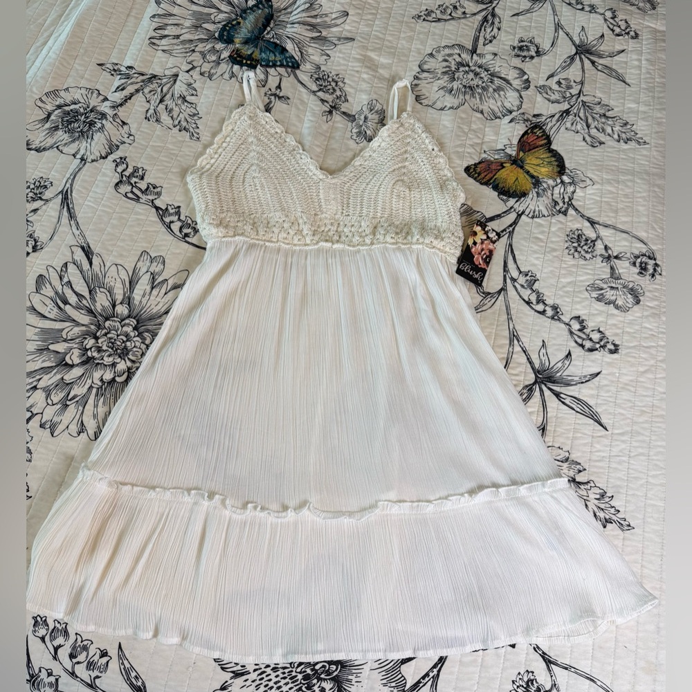 A Hint of Blush SZ 1X White croche top babydoll dress Spaghetti Adj straps NWT